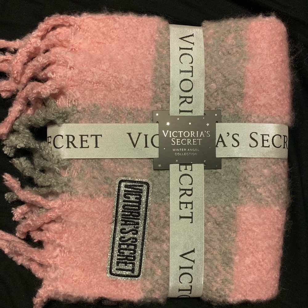 VS long drape scarf